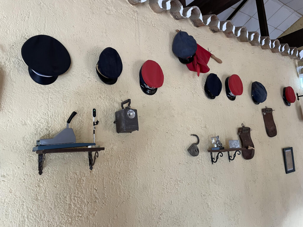 Pared con sombreros